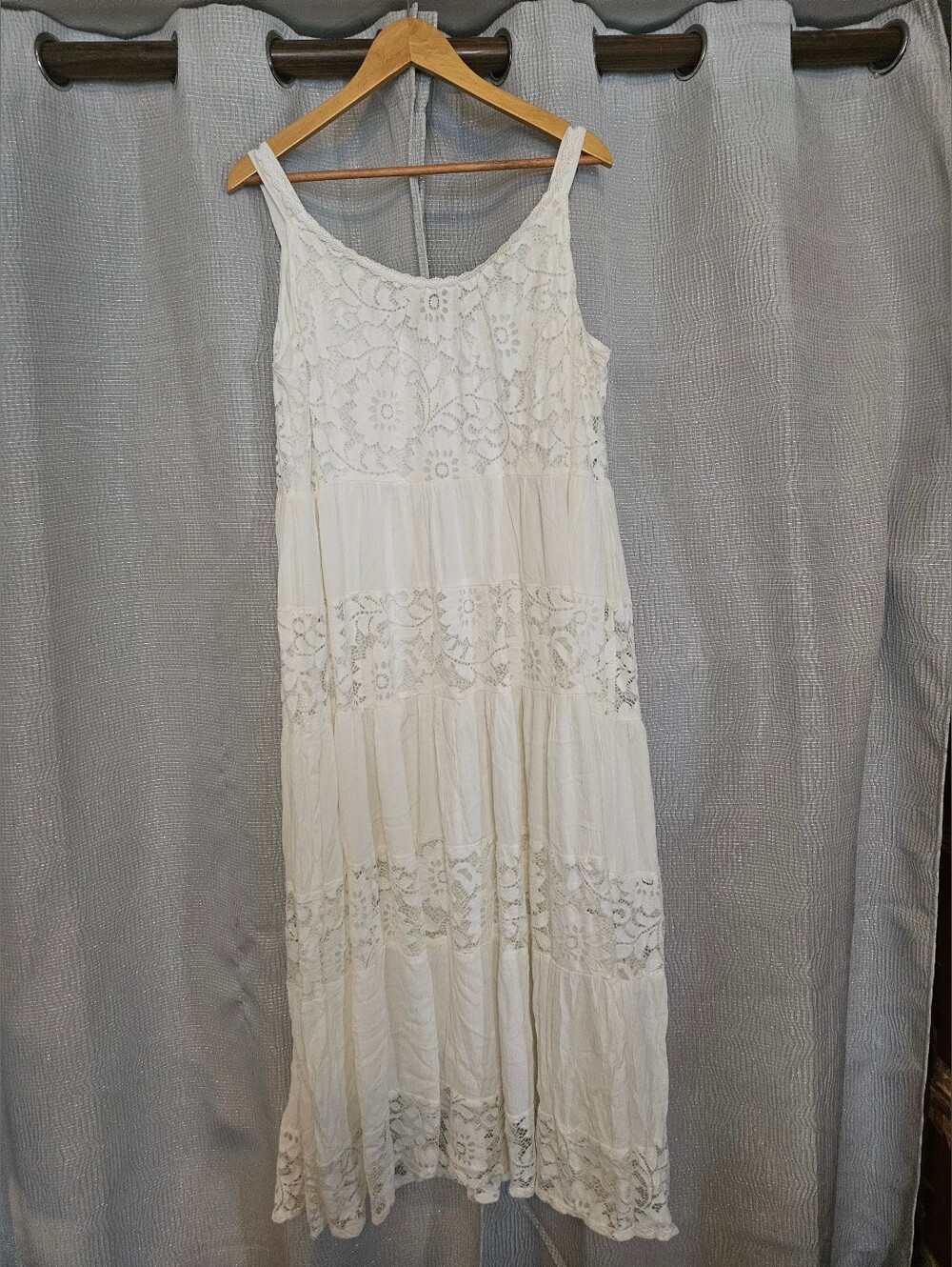 Signature by Robbie Bee Ivory Lace Tiered Midi Dress - Picture 3 of 13